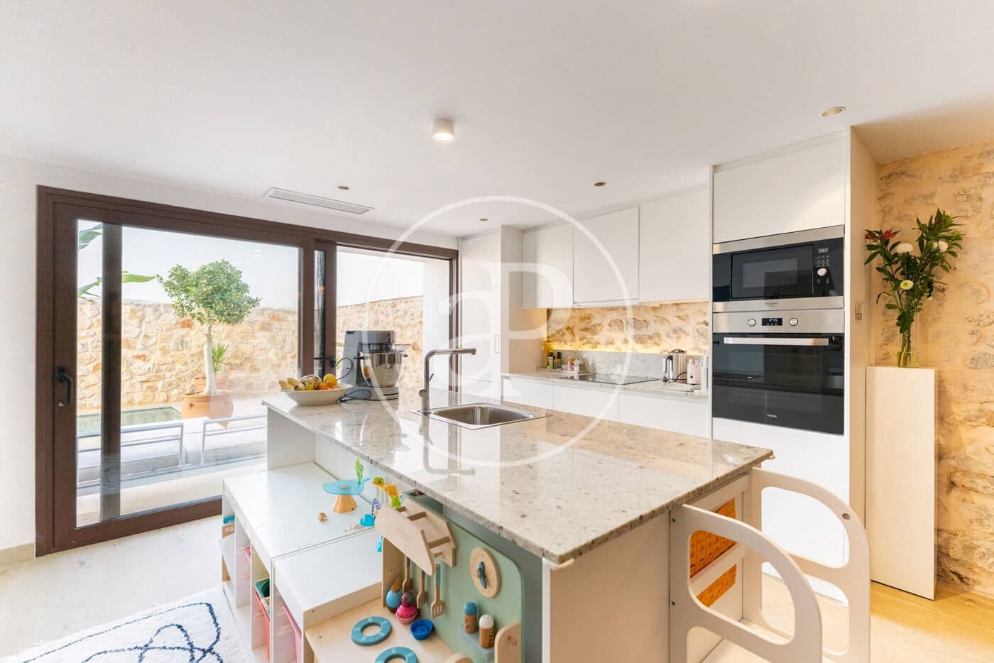 4 bedroom Villa for sale in Lloseta with pool - € 1,500,000 (Ref: 9561817)