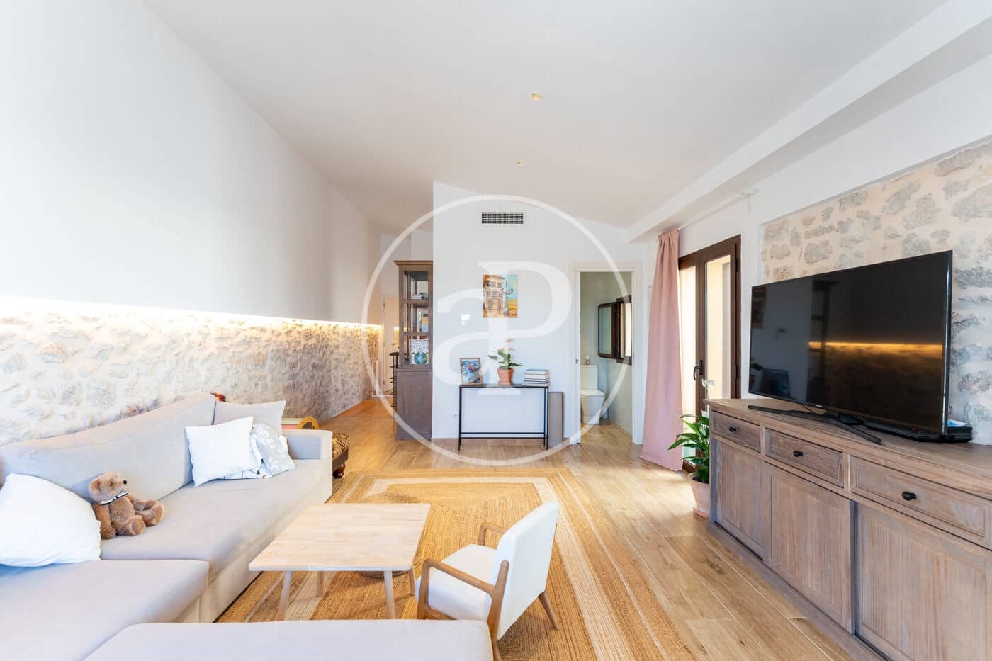 4 bedroom Villa for sale in Lloseta with pool - € 1,500,000 (Ref: 9561817)