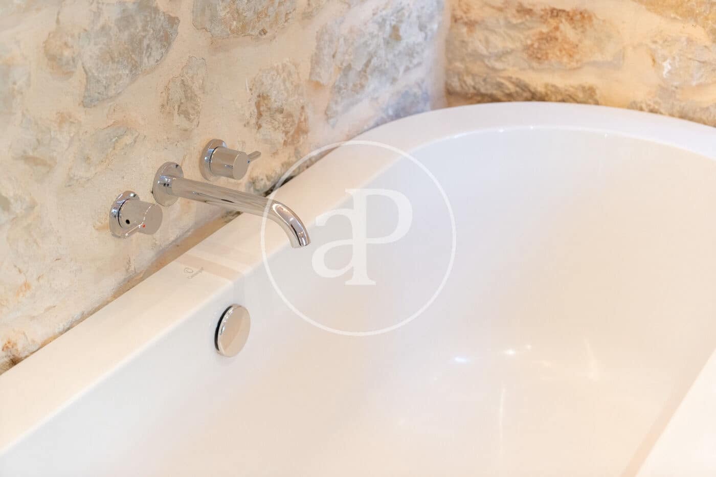 4 bedroom Villa for sale in Lloseta with pool - € 1,500,000 (Ref: 9561817)