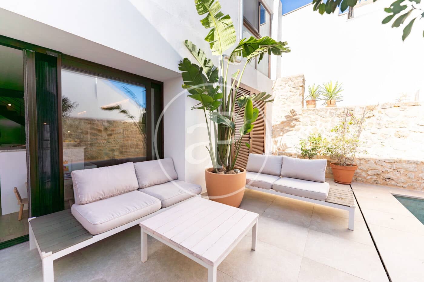 4 bedroom Villa for sale in Lloseta with pool - € 1,500,000 (Ref: 9561817)