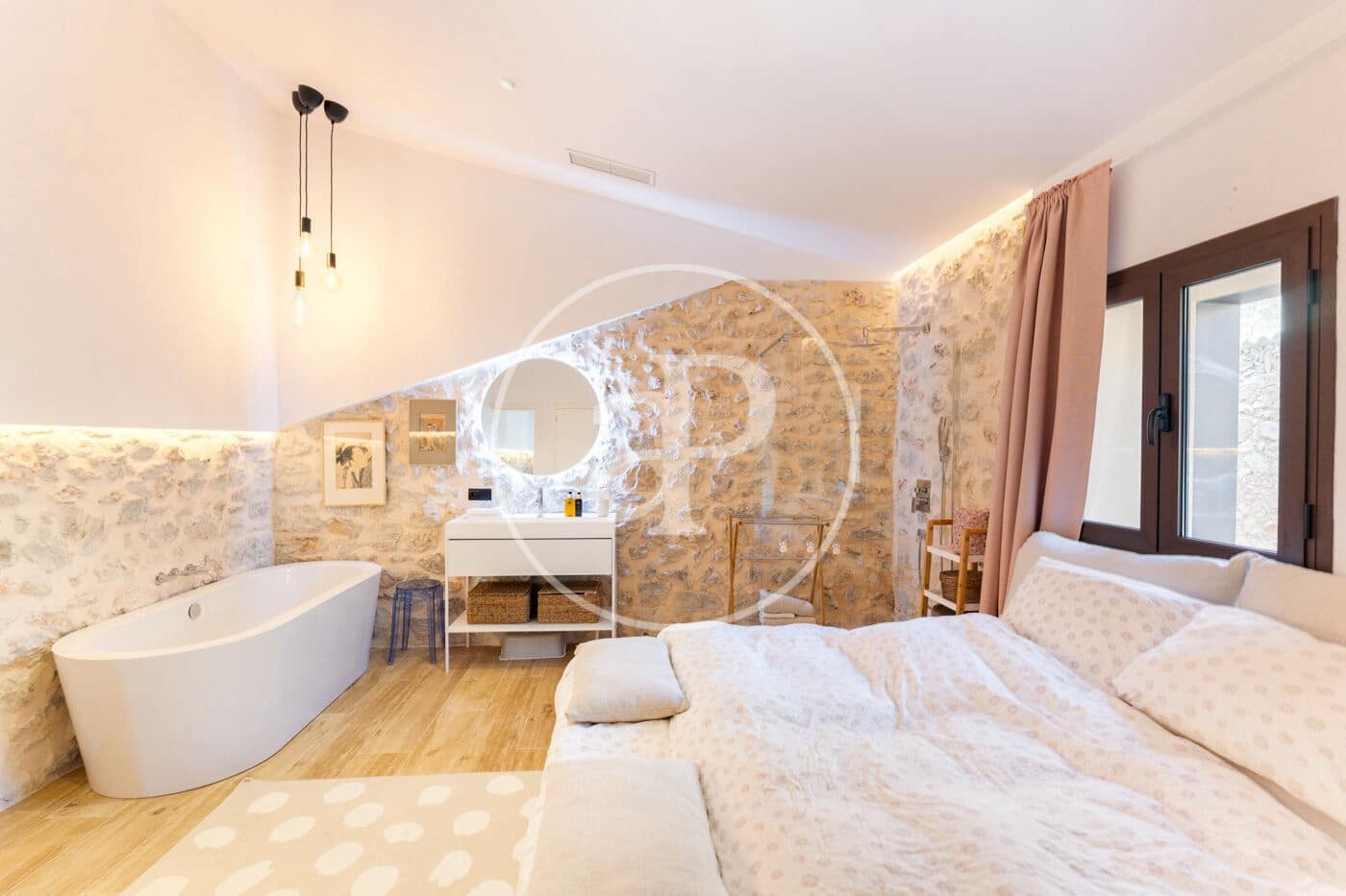 4 bedroom Villa for sale in Lloseta with pool - € 1,500,000 (Ref: 9561817)