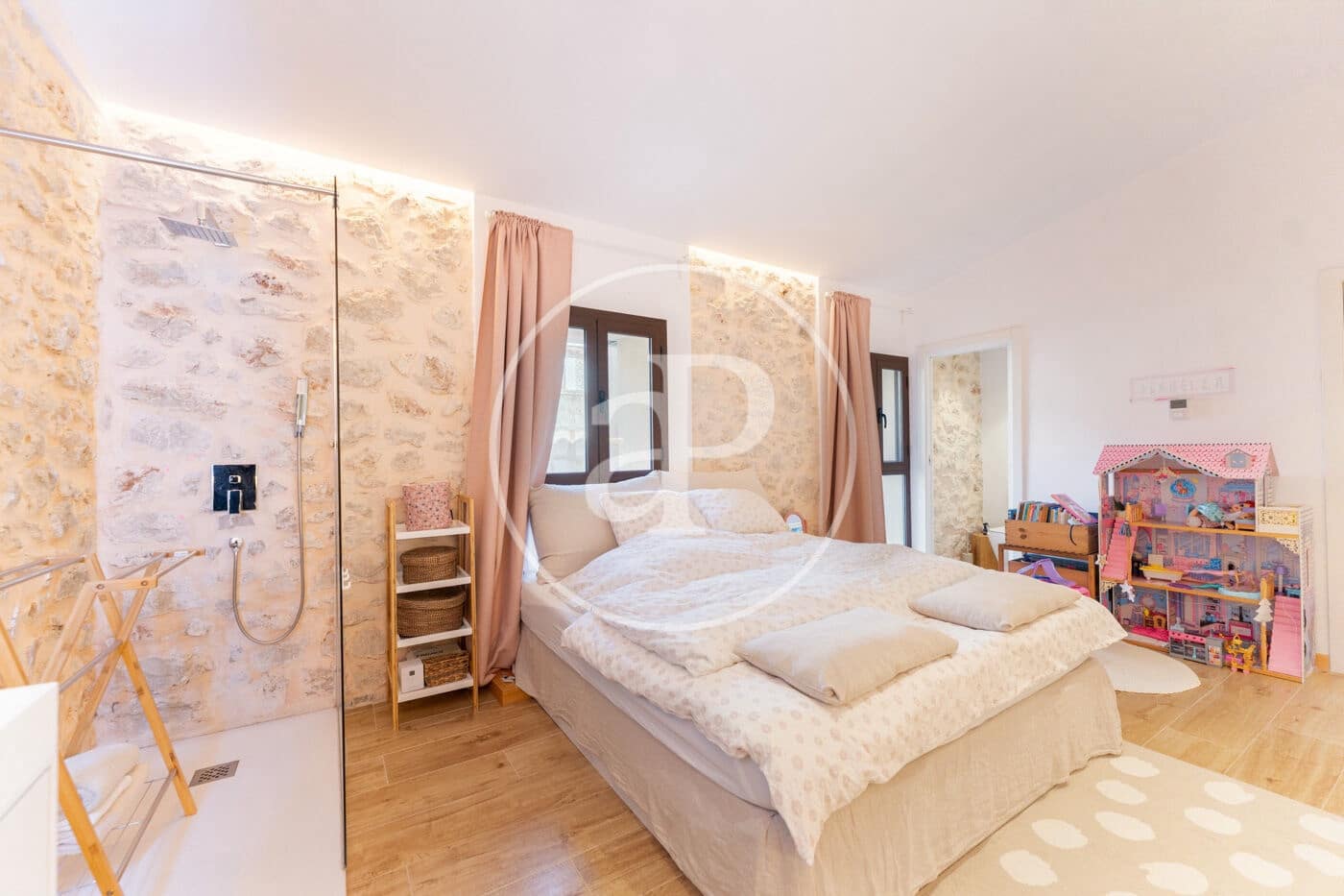 4 bedroom Villa for sale in Lloseta with pool - € 1,500,000 (Ref: 9561817)