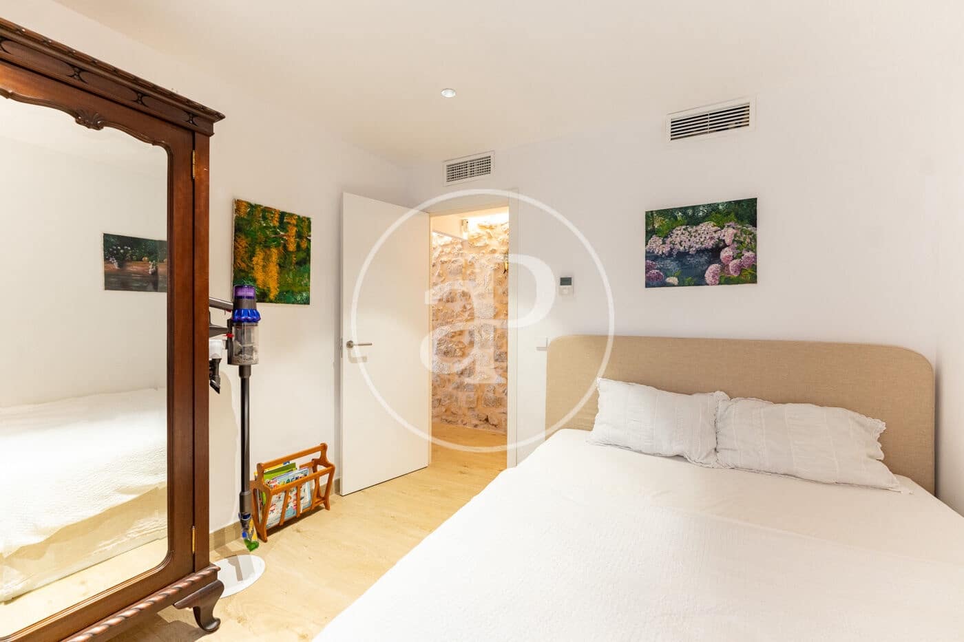 4 bedroom Villa for sale in Lloseta with pool - € 1,500,000 (Ref: 9561817)