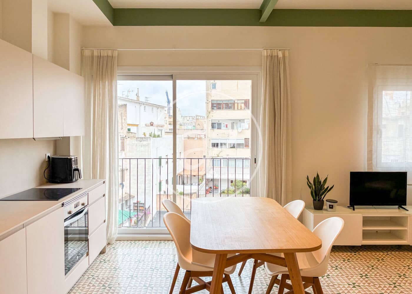 11 soveværelse Lejlighed til leje i Palma de Mallorca - € 13.500 (Ref: 9568688)