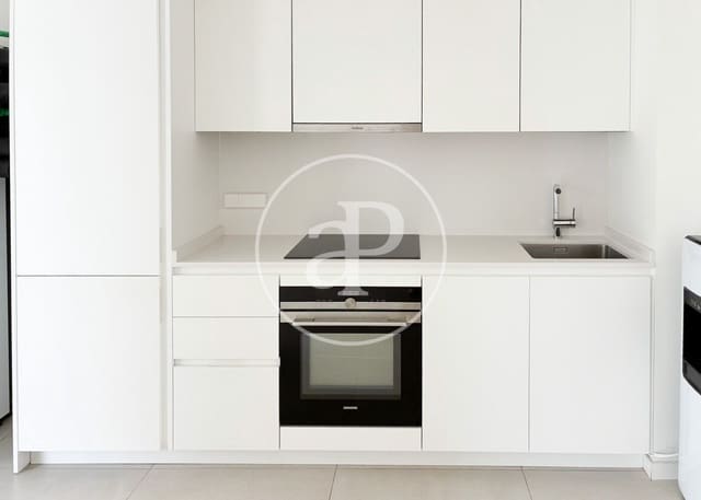 Apartamento de 2 habitaciones en El Terreno, Palma de Mallorca en alquiler con piscina - 2.300 € (Ref: 9656122)