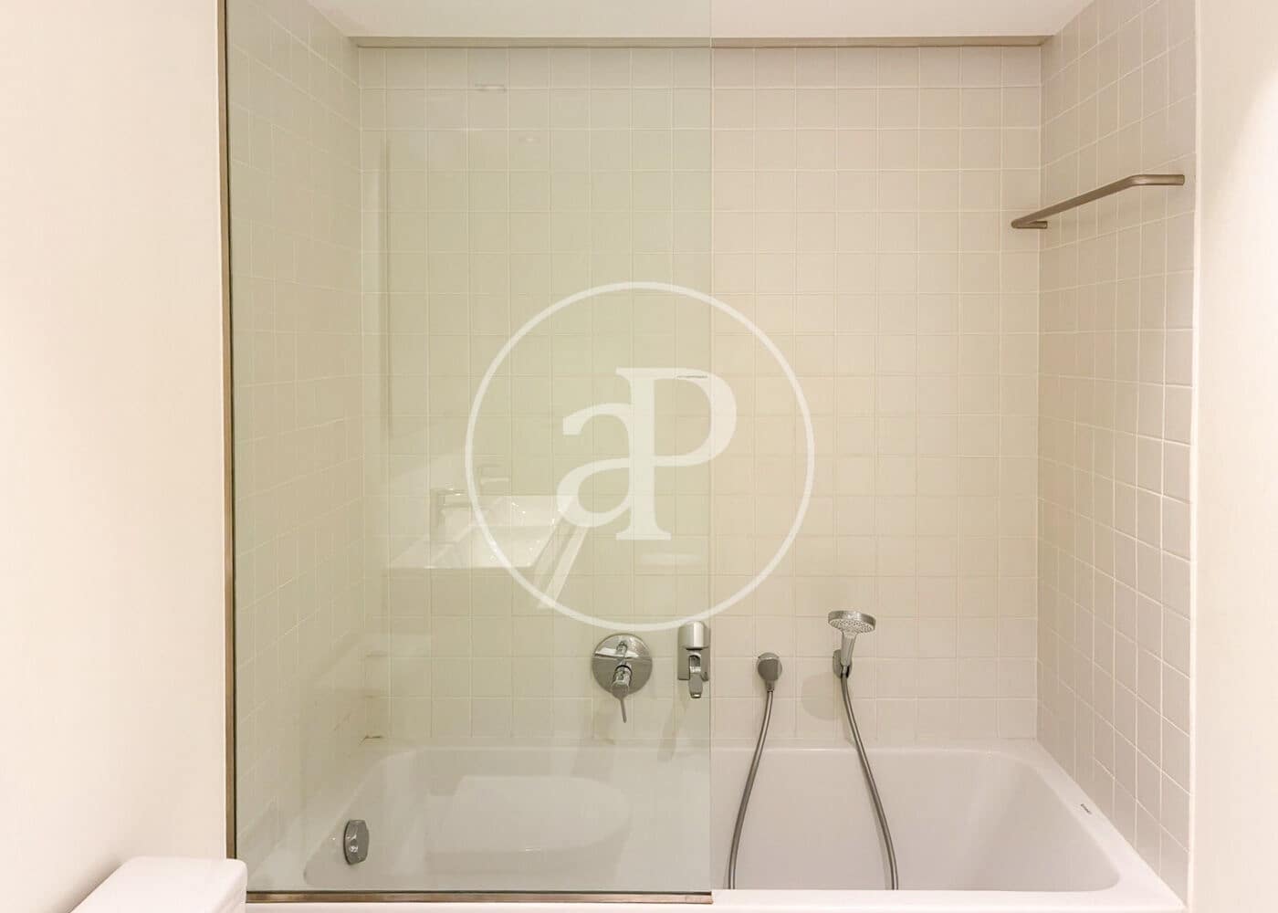 Apartamento de 2 habitaciones en Palma de Mallorca en alquiler con piscina - 2.300 € (Ref: 9656122)