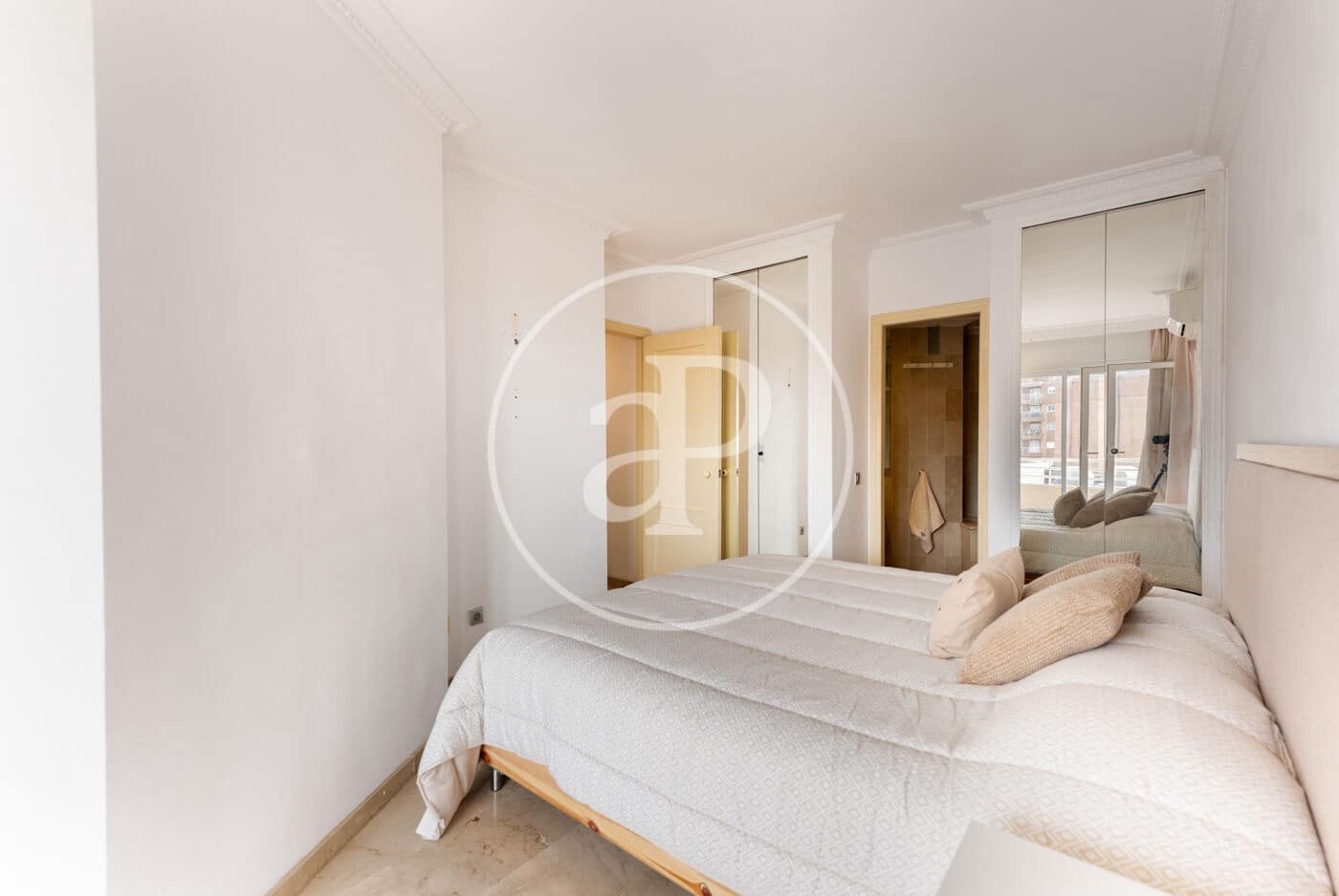 Apartamento de 2 habitaciones en Palma de Mallorca en alquiler con piscina - 2.500 € (Ref: 9677506)