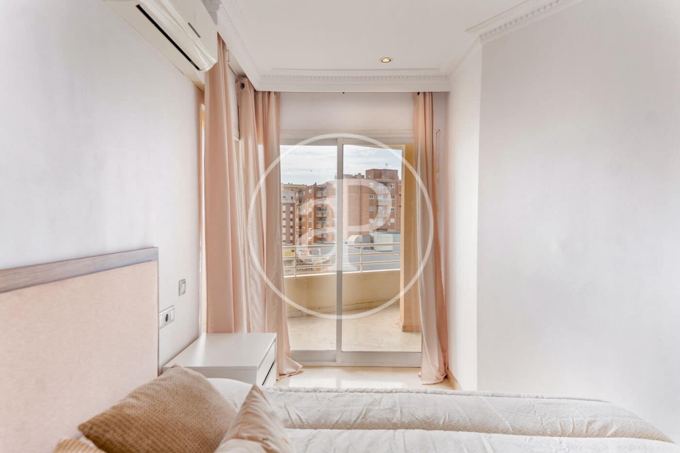 Apartamento de 2 habitaciones en Palma de Mallorca en alquiler con piscina - 2.500 € (Ref: 9677506)