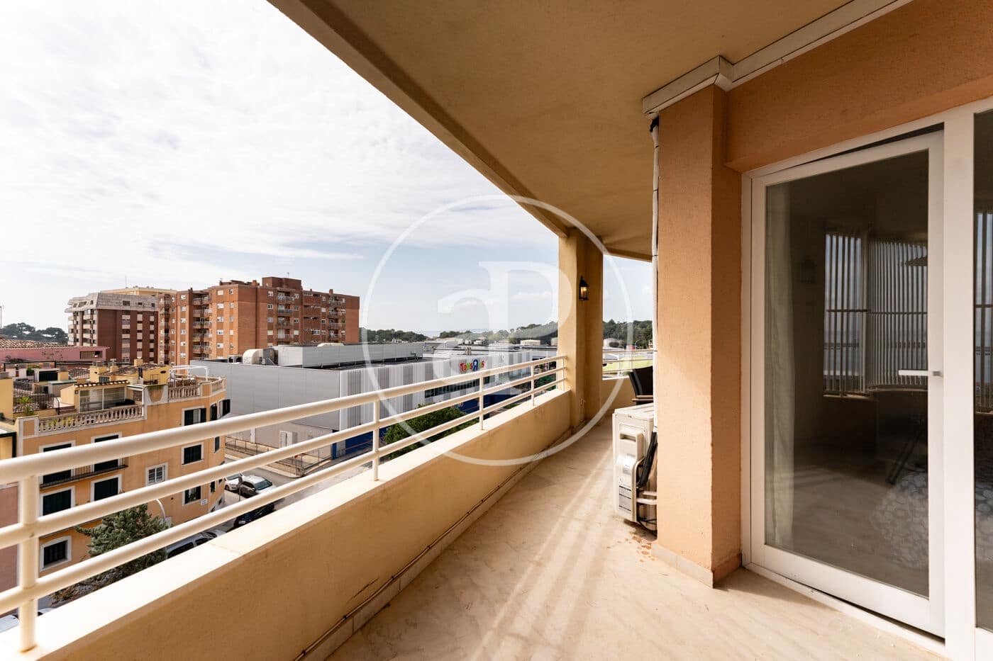 Apartamento de 2 habitaciones en Palma de Mallorca en alquiler con piscina - 2.500 € (Ref: 9677506)