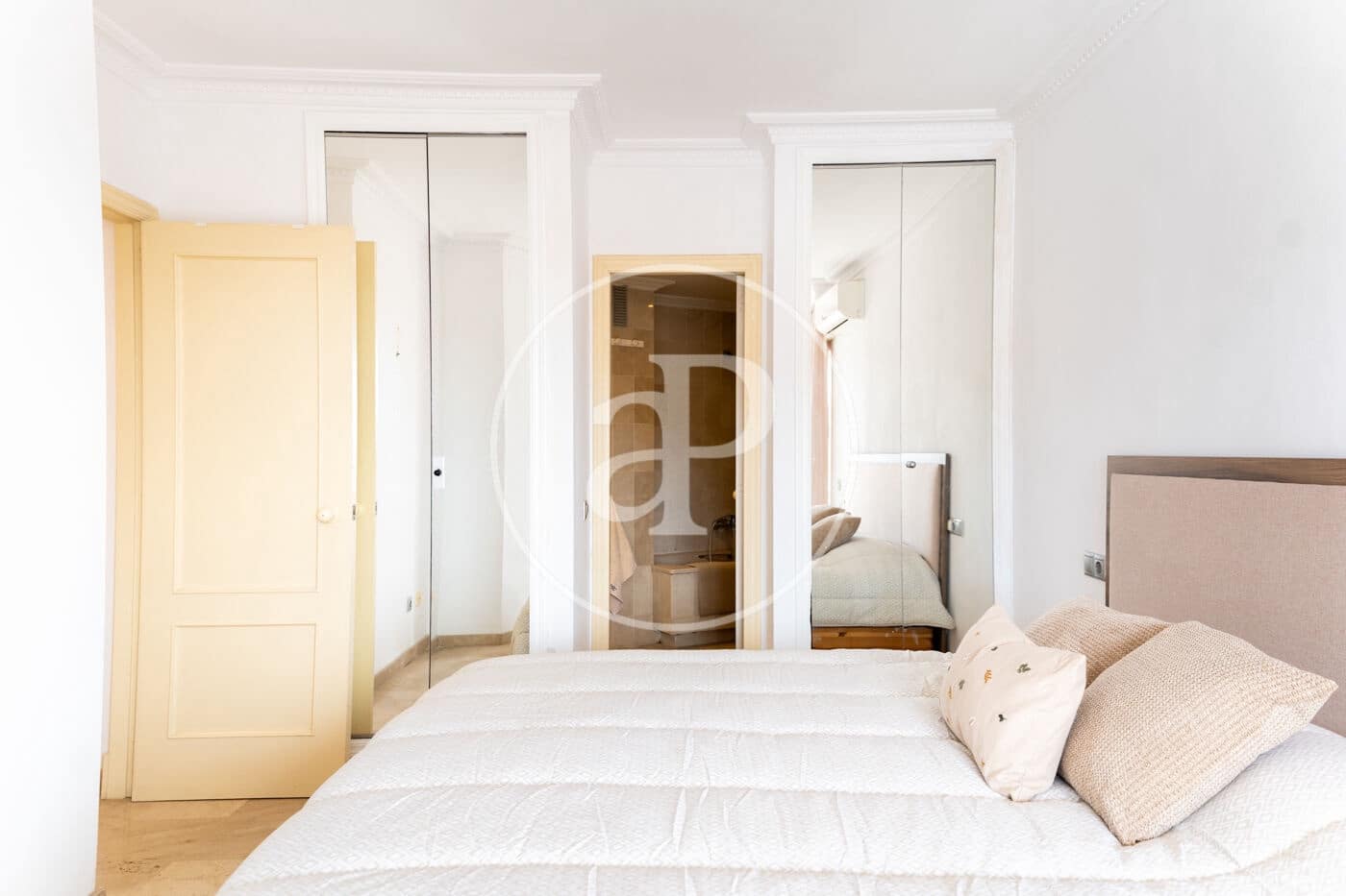 Apartamento de 2 habitaciones en Palma de Mallorca en alquiler con piscina - 2.500 € (Ref: 9677506)