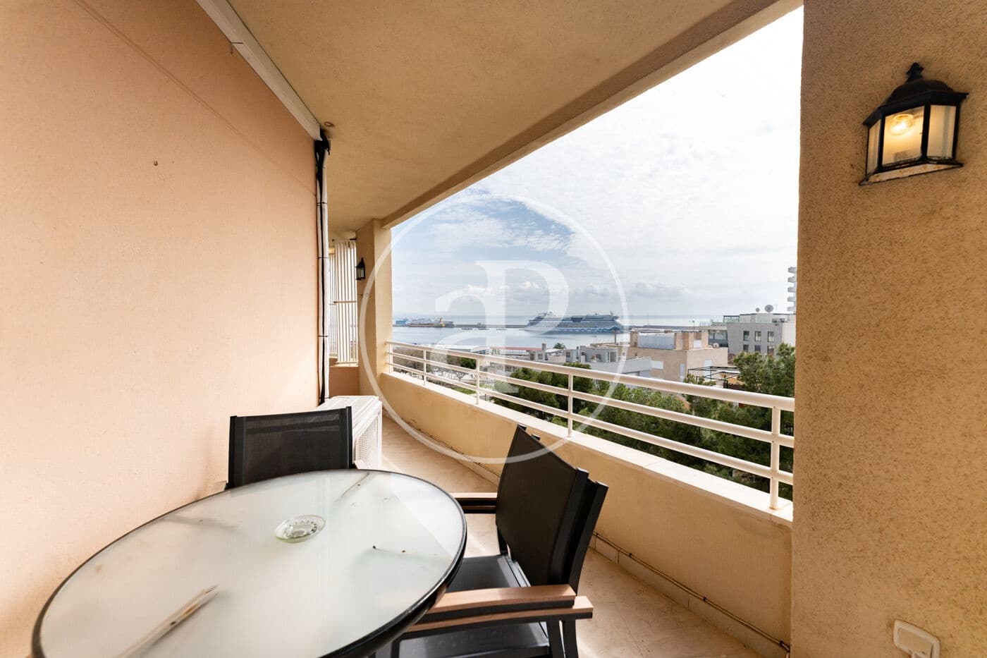 Apartamento de 2 habitaciones en Palma de Mallorca en alquiler con piscina - 2.500 € (Ref: 9677506)