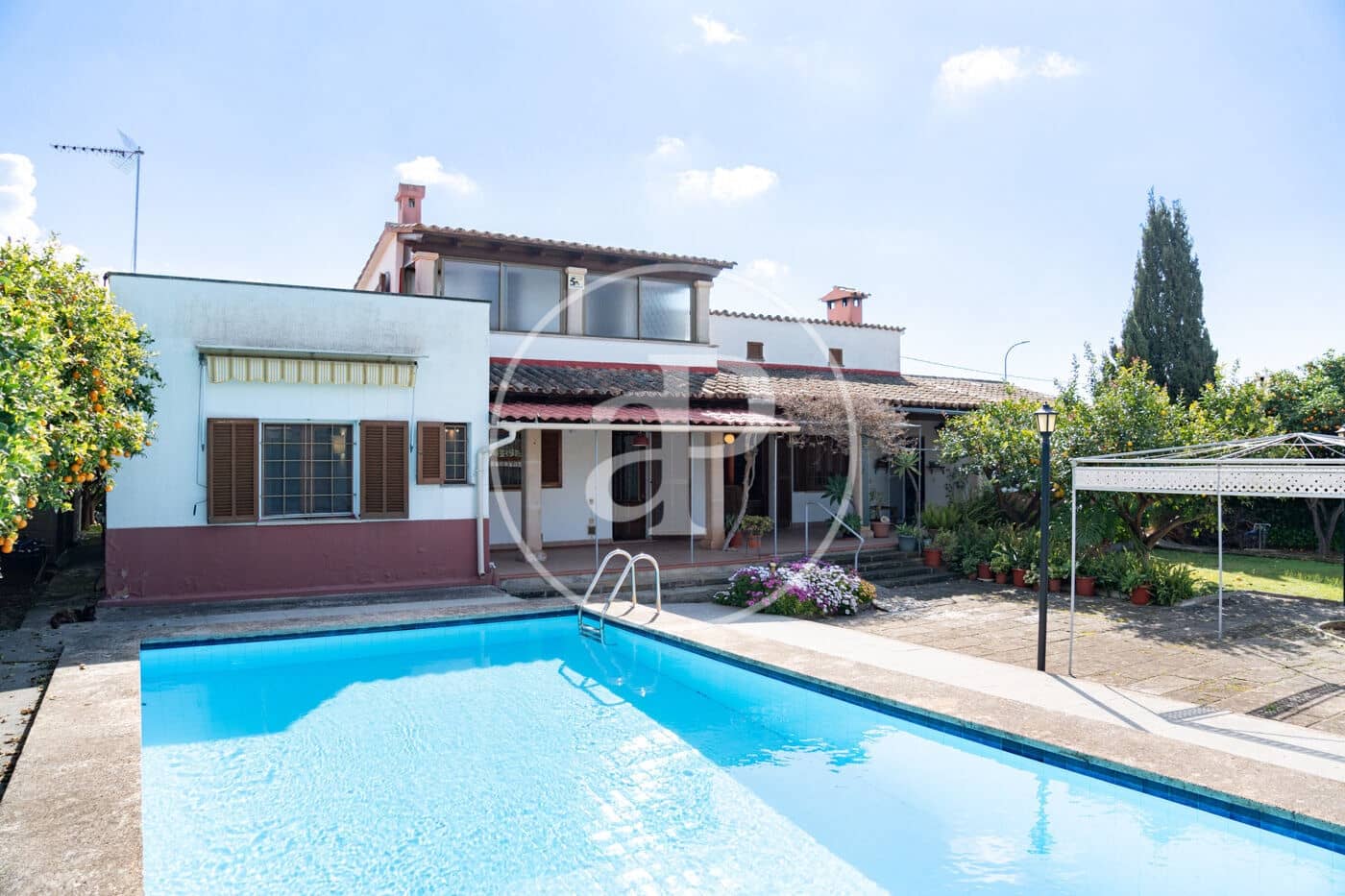 4 soveværelse Villa til salg i Palmanyola med swimmingpool - € 895.000 (Ref: 9686461)