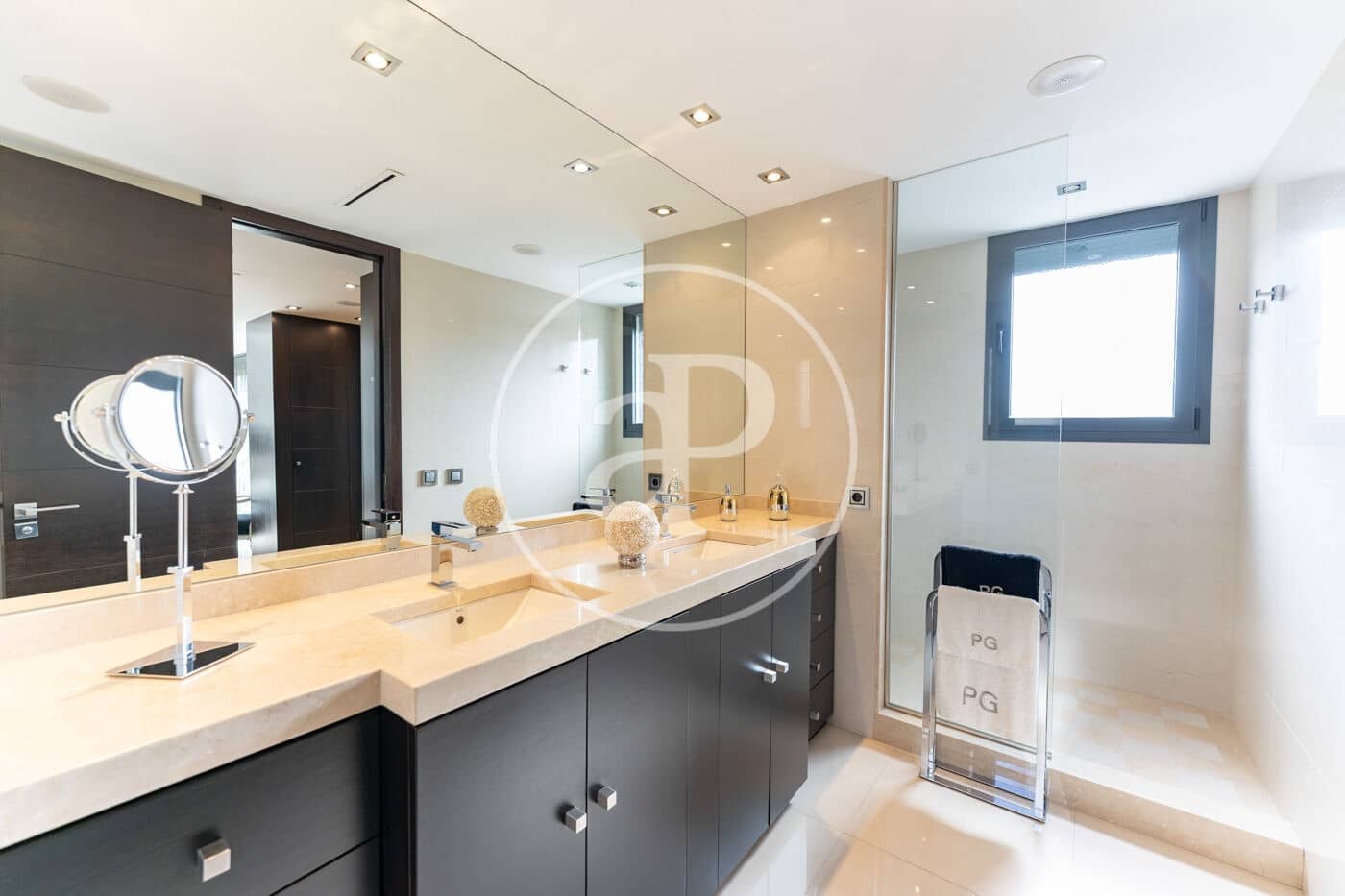 4 bedroom Villa for sale in Palma de Mallorca - € 2,800,000 (Ref: 9770684)