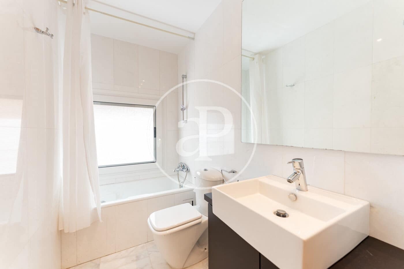 2 quarto Apartamento para arrendar em Palma de Mallorca com garagem - 2 500 € (Ref: 9770685)