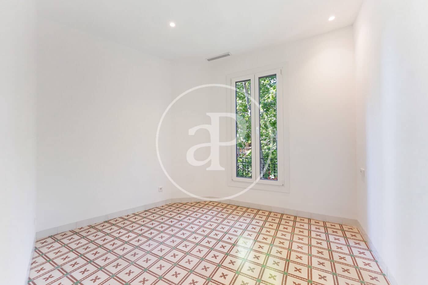 3 bedroom Apartment for rent in Palma de Mallorca - € 1,800 (Ref: 9825272)