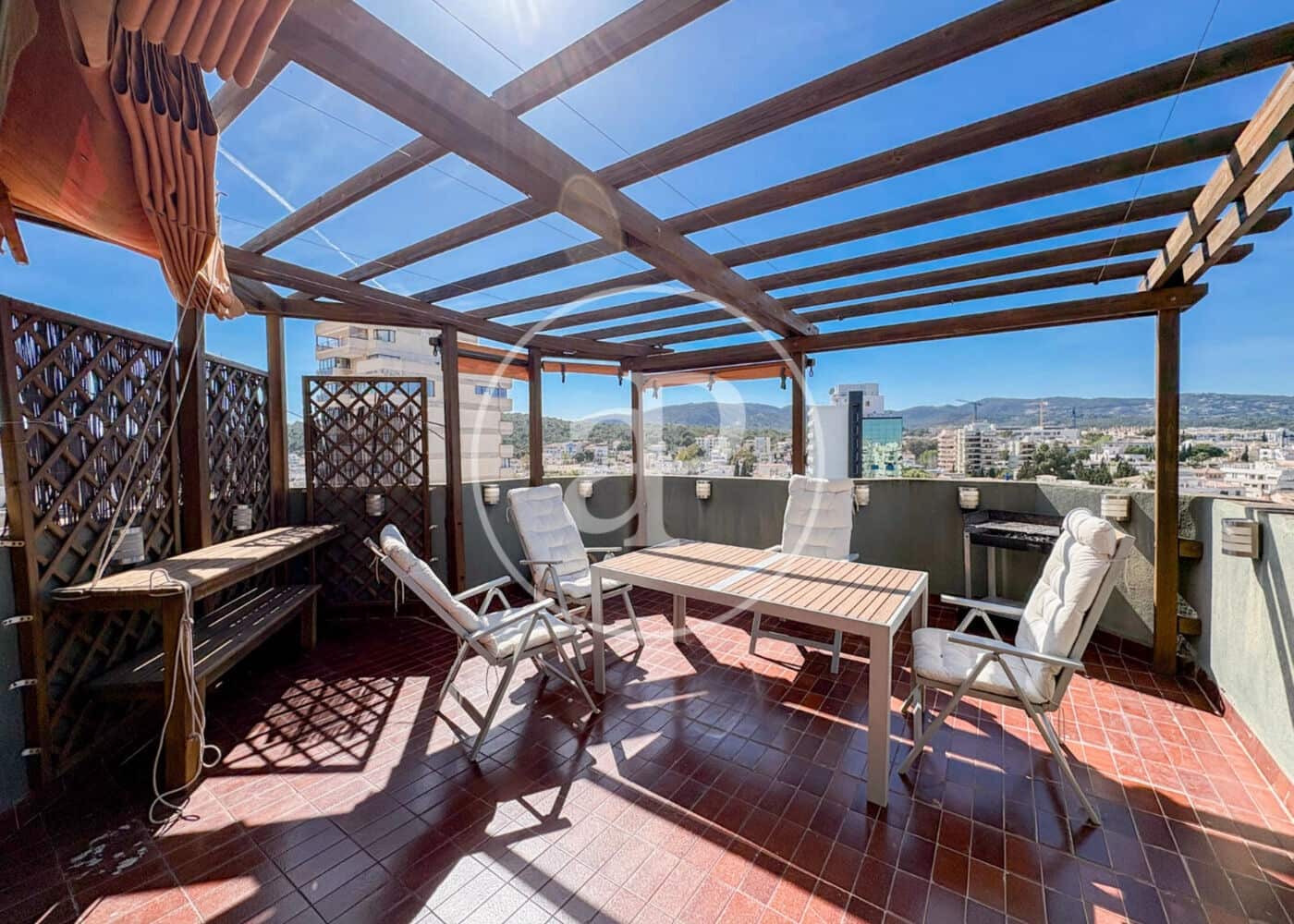 4 bedroom Penthouse for rent in Palma de Mallorca with garage - € 3,900 (Ref: 9836684)
