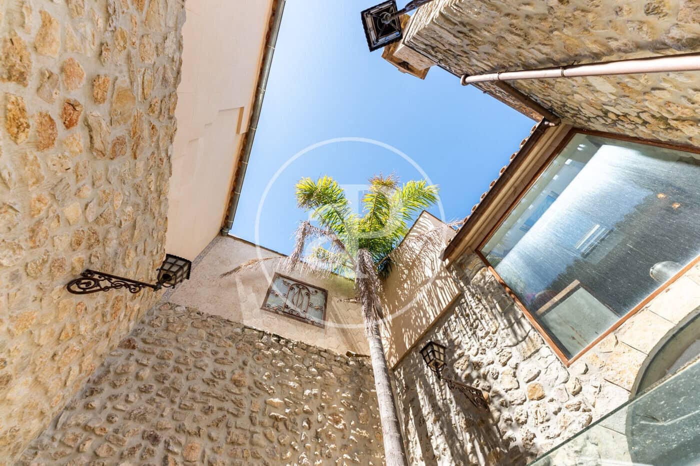 2 bedroom Villa for sale in Mancor de la Vall - € 995,000 (Ref: 9839274)
