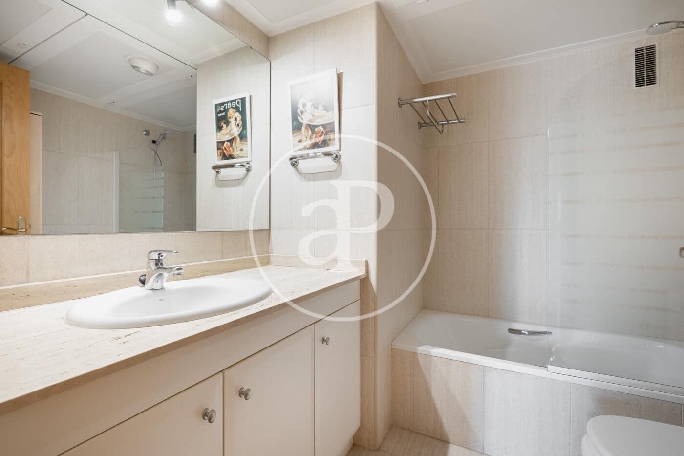 2 bedroom Penthouse for rent in Palma de Mallorca with pool - € 2,500 (Ref: 9846256)