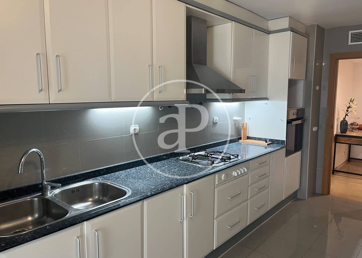 2 bedroom Penthouse for rent in Palma de Mallorca with pool - € 2,500 (Ref: 9846256)