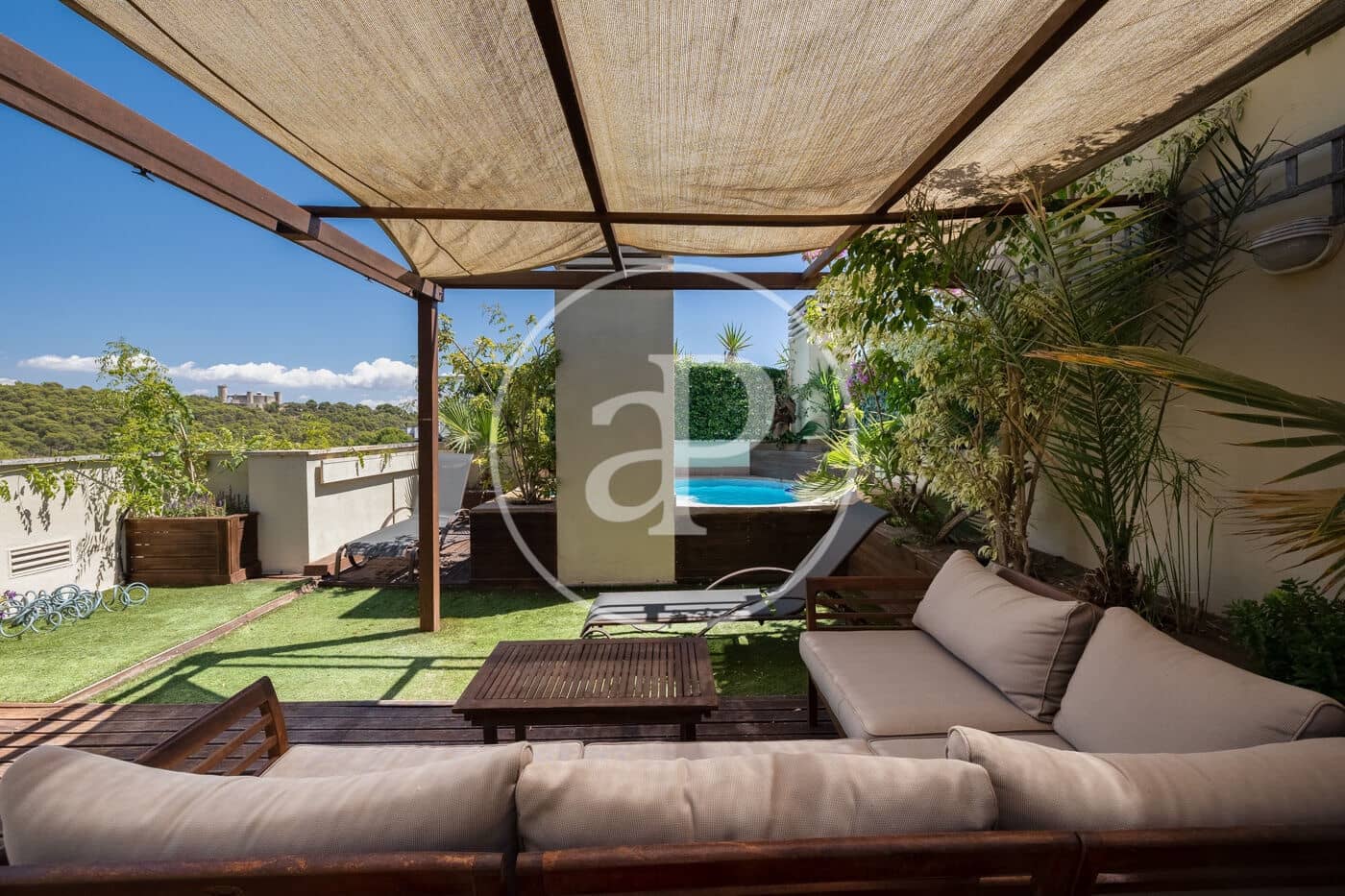 2 bedroom Penthouse for rent in Palma de Mallorca with pool - € 2,500 (Ref: 9846256)