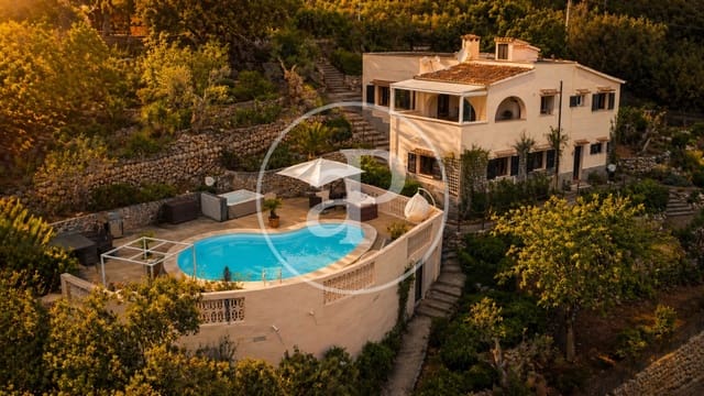 4 soveværelse Villa til salg i Esporles med swimmingpool - € 1.699.000 (Ref: 9851784)