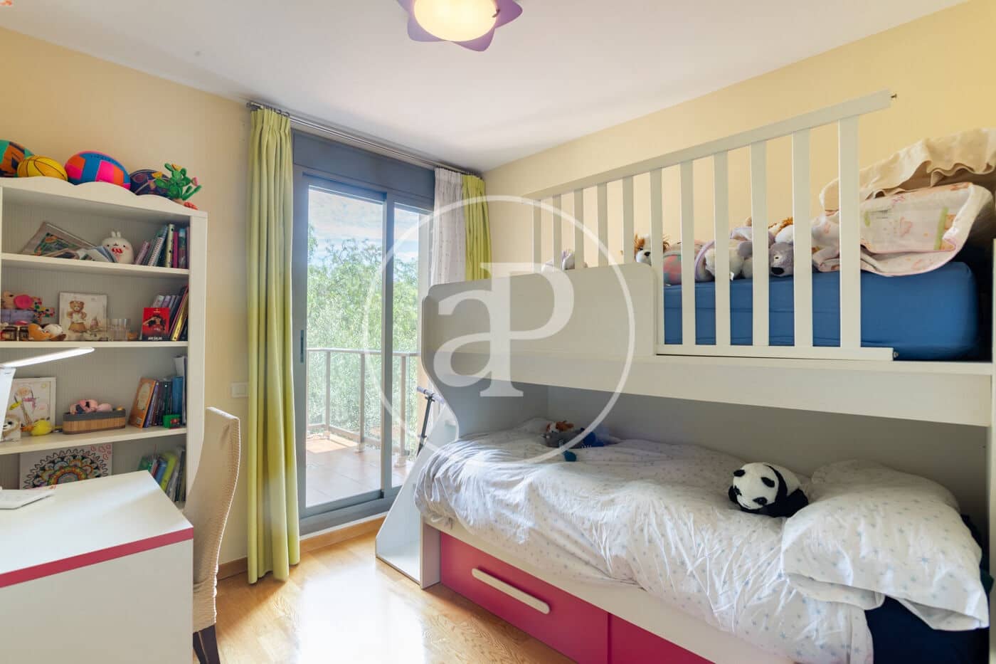 2 bedroom Apartment for rent in Palma de Mallorca with pool garage - € 2,100 (Ref: 9851786)