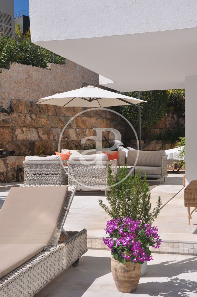 5 bedroom Villa for sale in Calvia with pool - € 3,900,000 (Ref: 9873524)