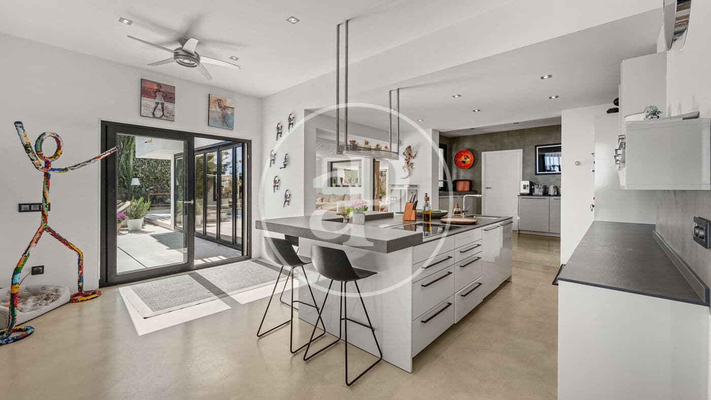 5 bedroom Villa for sale in Calvia with pool - € 3,900,000 (Ref: 9873524)