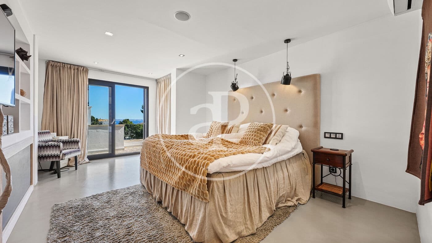 5 bedroom Villa for sale in Calvia with pool - € 3,900,000 (Ref: 9873524)