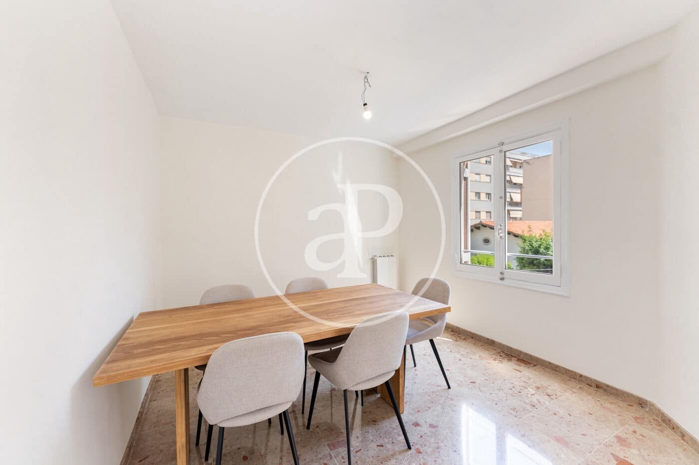 3 soveværelse Lejlighed til leje i Palma de Mallorca - € 2.200 (Ref: 9876459)