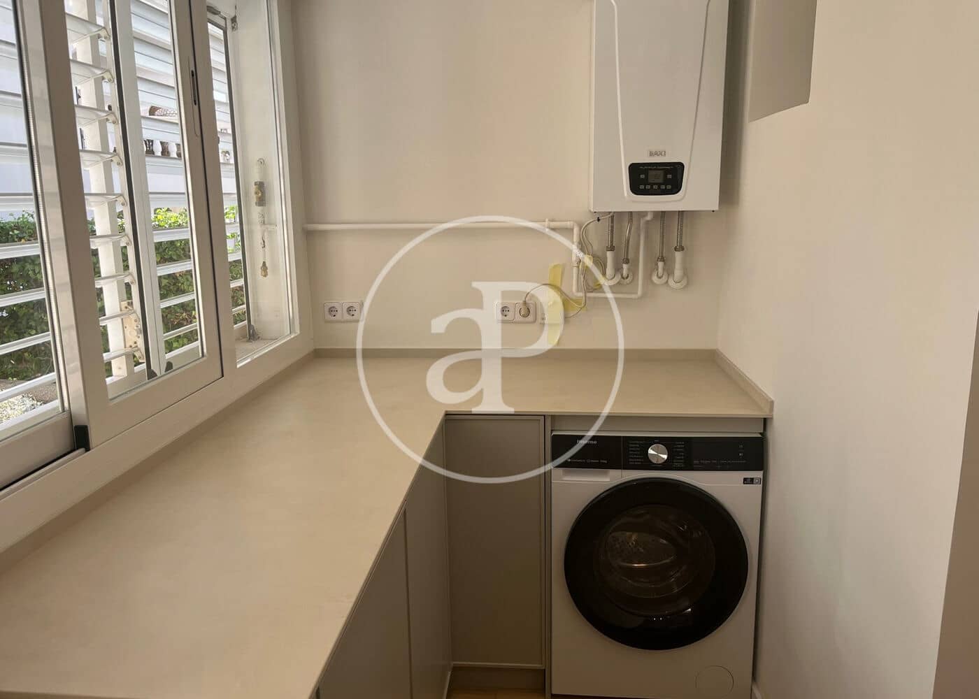 3 soveværelse Lejlighed til leje i Palma de Mallorca med swimmingpool garage - € 3.100 (Ref: 9884828)