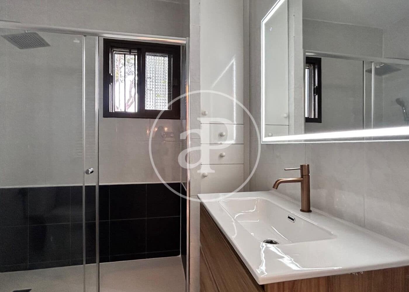 Chalet de 4 habitaciones en Sol de Mallorca en alquiler - 2.500 € (Ref: 9915849)