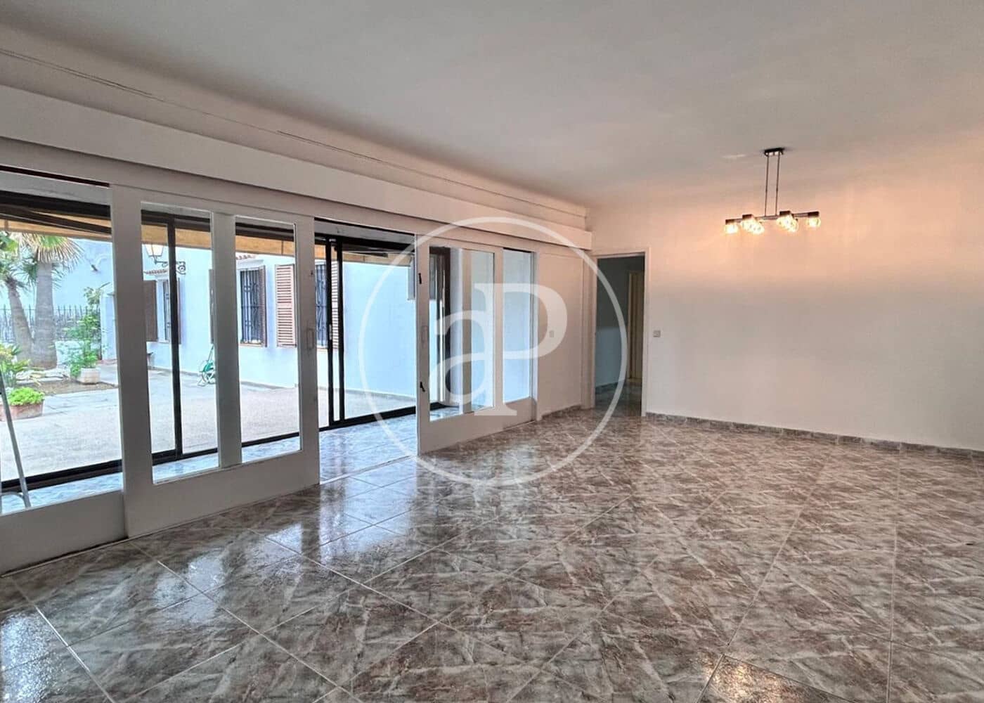 Chalet de 4 habitaciones en Sol de Mallorca en alquiler - 2.500 € (Ref: 9915849)