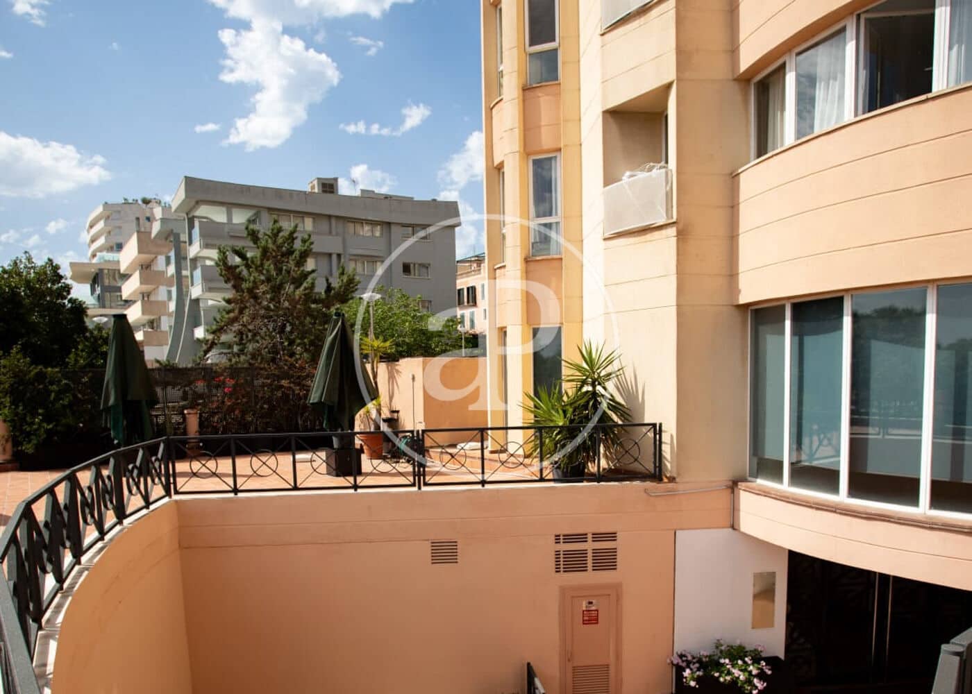 2 soverom Leilighet til leie i Palma de Mallorca med svømmebasseng garasje - € 3 500 (Ref: 9920447)