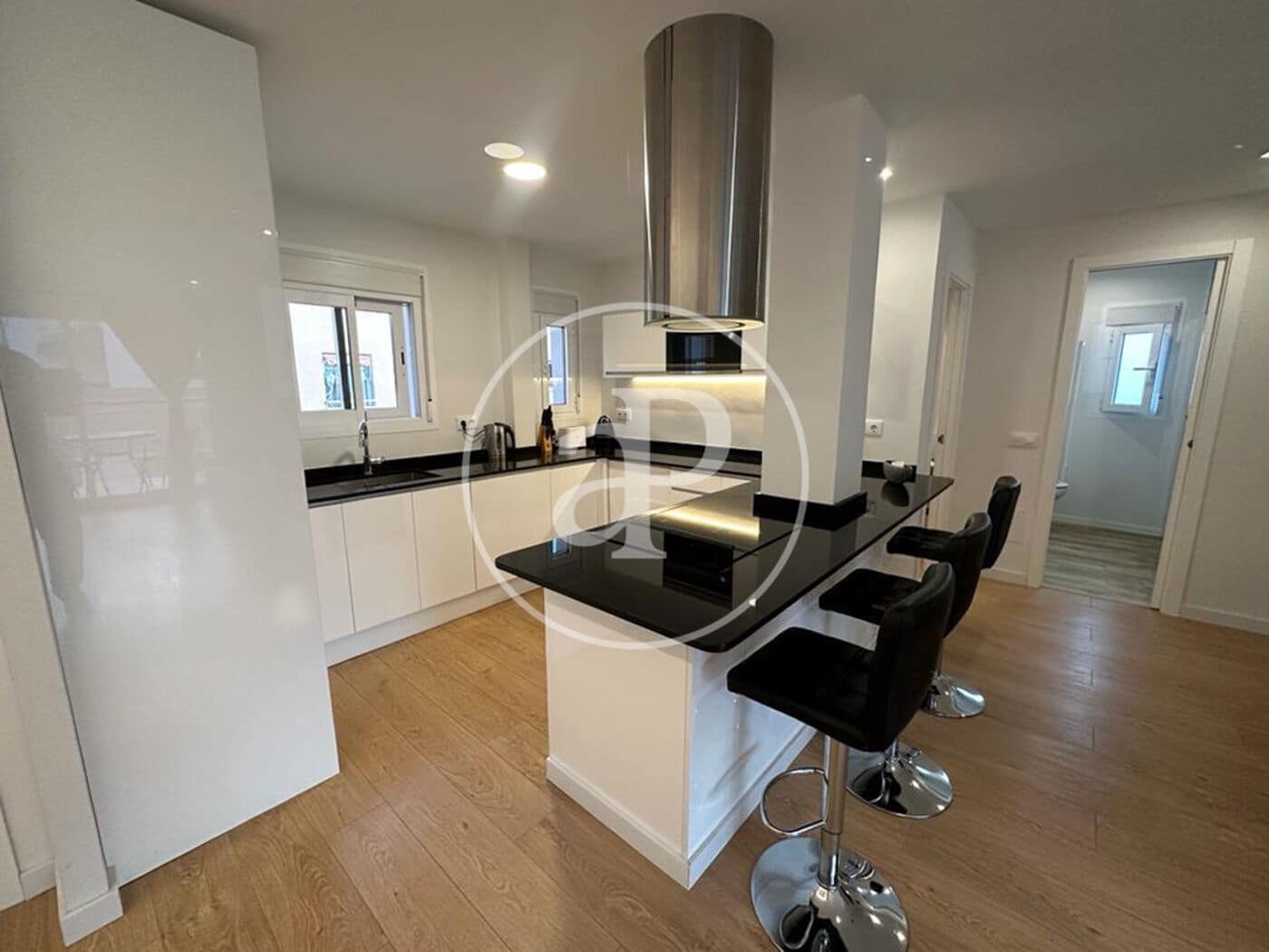 2 bedroom Apartment for rent in Palma de Mallorca - € 2,200 (Ref: 9927435)