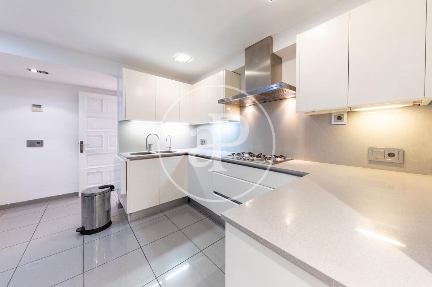 4 quarto Apartamento para arrendar em Palma de Mallorca - 4 500 € (Ref: 9927436)