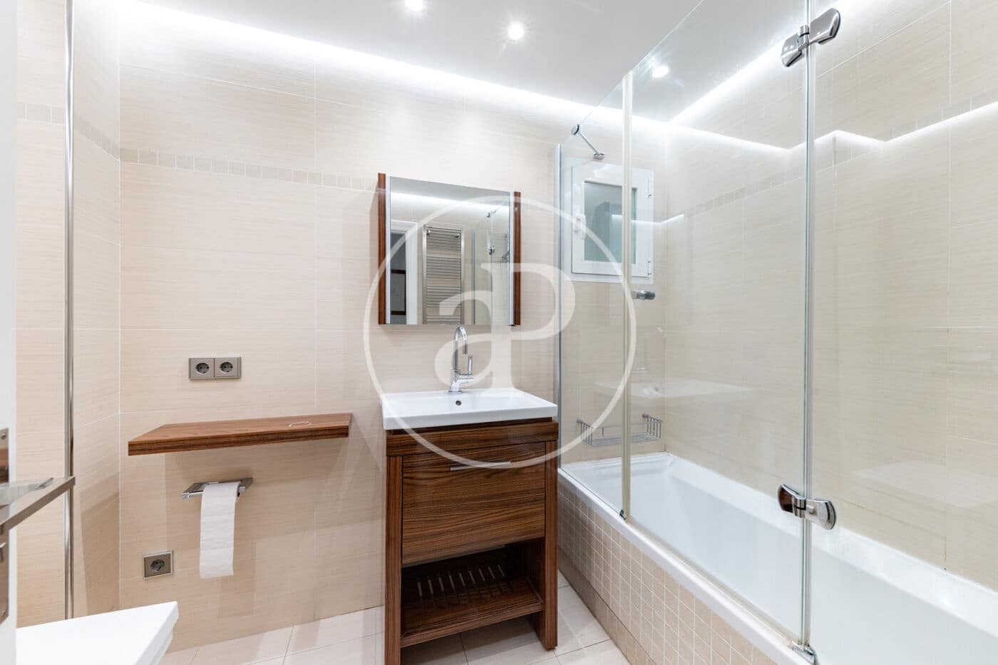 4 quarto Apartamento para arrendar em Palma de Mallorca - 4 500 € (Ref: 9927436)