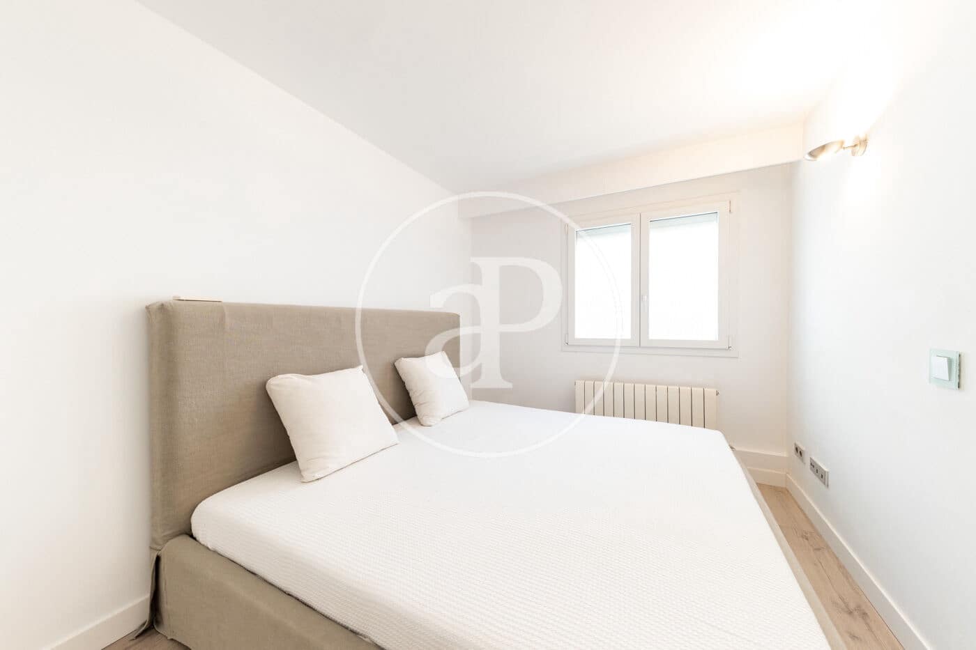 4 quarto Apartamento para arrendar em Palma de Mallorca - 4 500 € (Ref: 9927436)