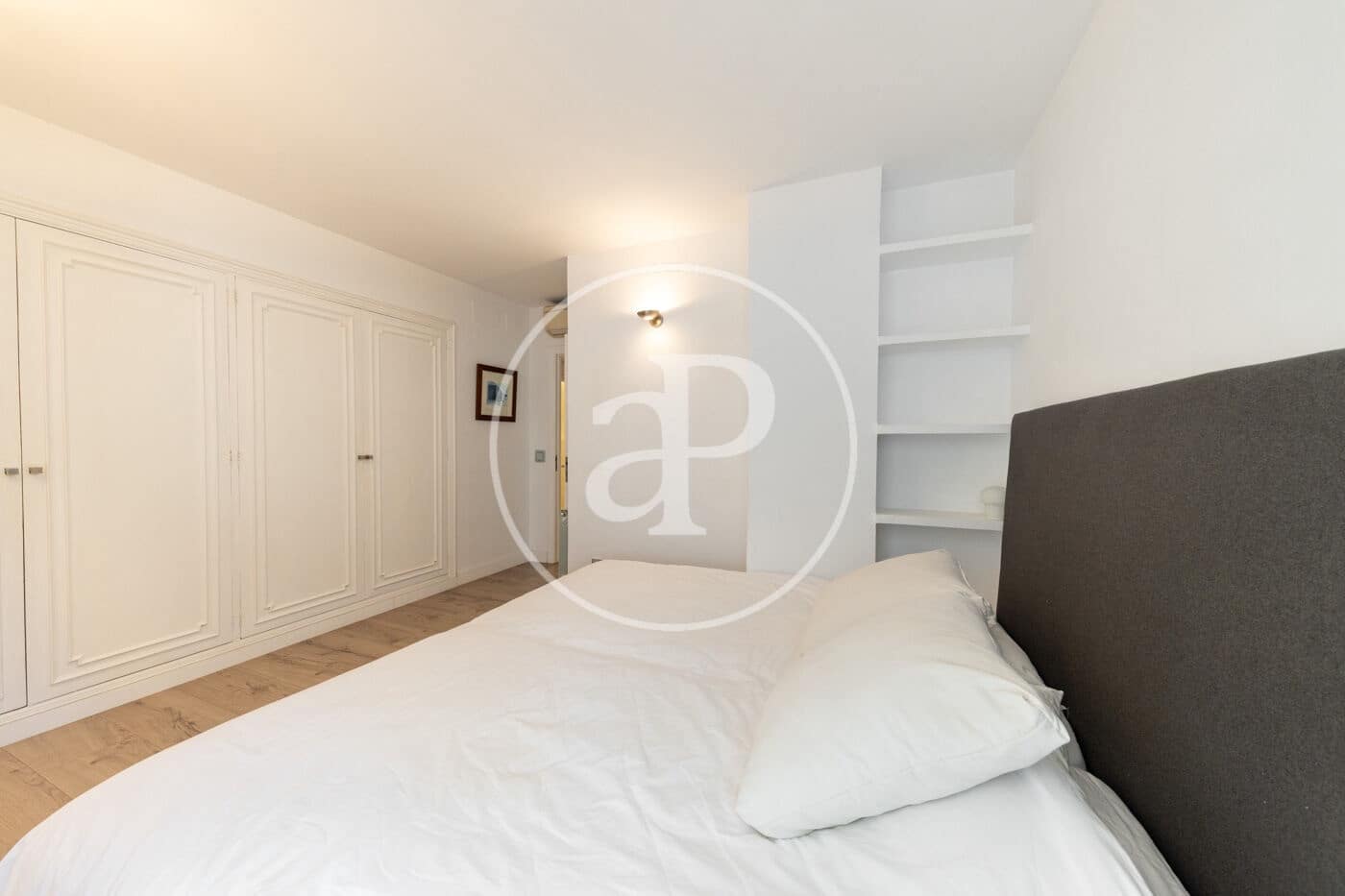 4 quarto Apartamento para arrendar em Palma de Mallorca - 4 500 € (Ref: 9927436)