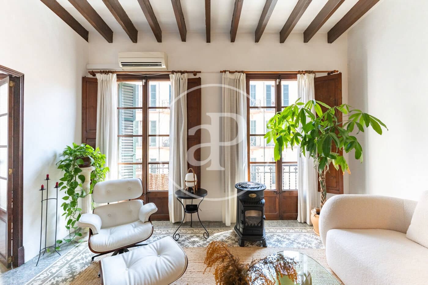 2 bedroom Apartment for rent in Palma de Mallorca with garage - € 1,800 (Ref: 9929424)