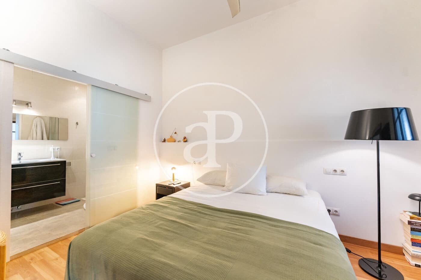 2 bedroom Apartment for rent in Palma de Mallorca with garage - € 1,800 (Ref: 9929424)