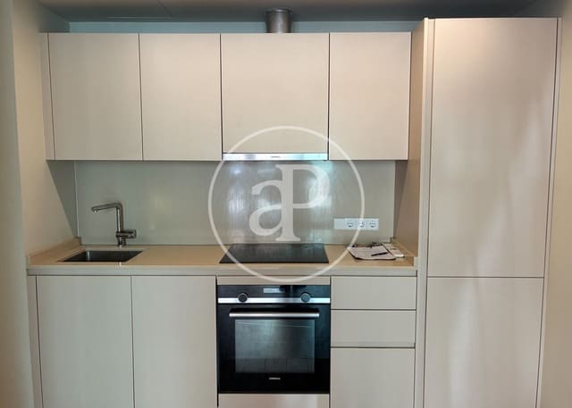 2 quarto Apartamento para arrendar em El Terreno, Palma de Mallorca com piscina - 1 650 € (Ref: 9929426)