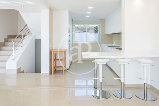 4 makuuhuone Huvila vuokrattavana paikassa Cala Vinyes / Cala Vinyas / Cala Viñas, Calvià mukana uima-altaan 
autotalli - 4 400 € (Ref: 9929427)