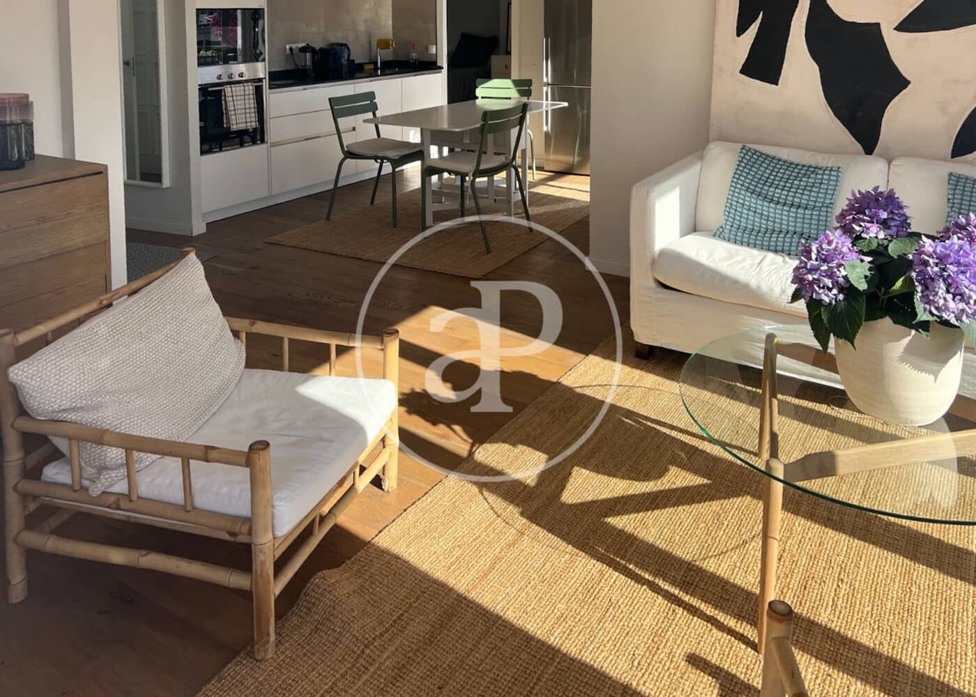 2 bedroom Apartment for rent in Palma de Mallorca - € 2,000 (Ref: 9929429)