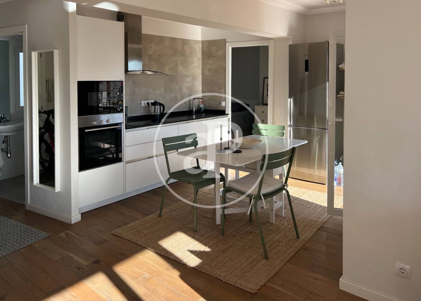 2 bedroom Apartment for rent in Palma de Mallorca - € 2,000 (Ref: 9929429)