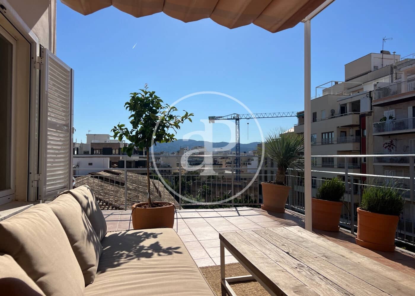 2 bedroom Apartment for rent in Palma de Mallorca - € 2,000 (Ref: 9929429)