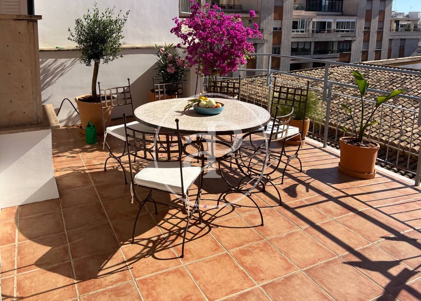 2 bedroom Apartment for rent in Palma de Mallorca - € 2,000 (Ref: 9929429)