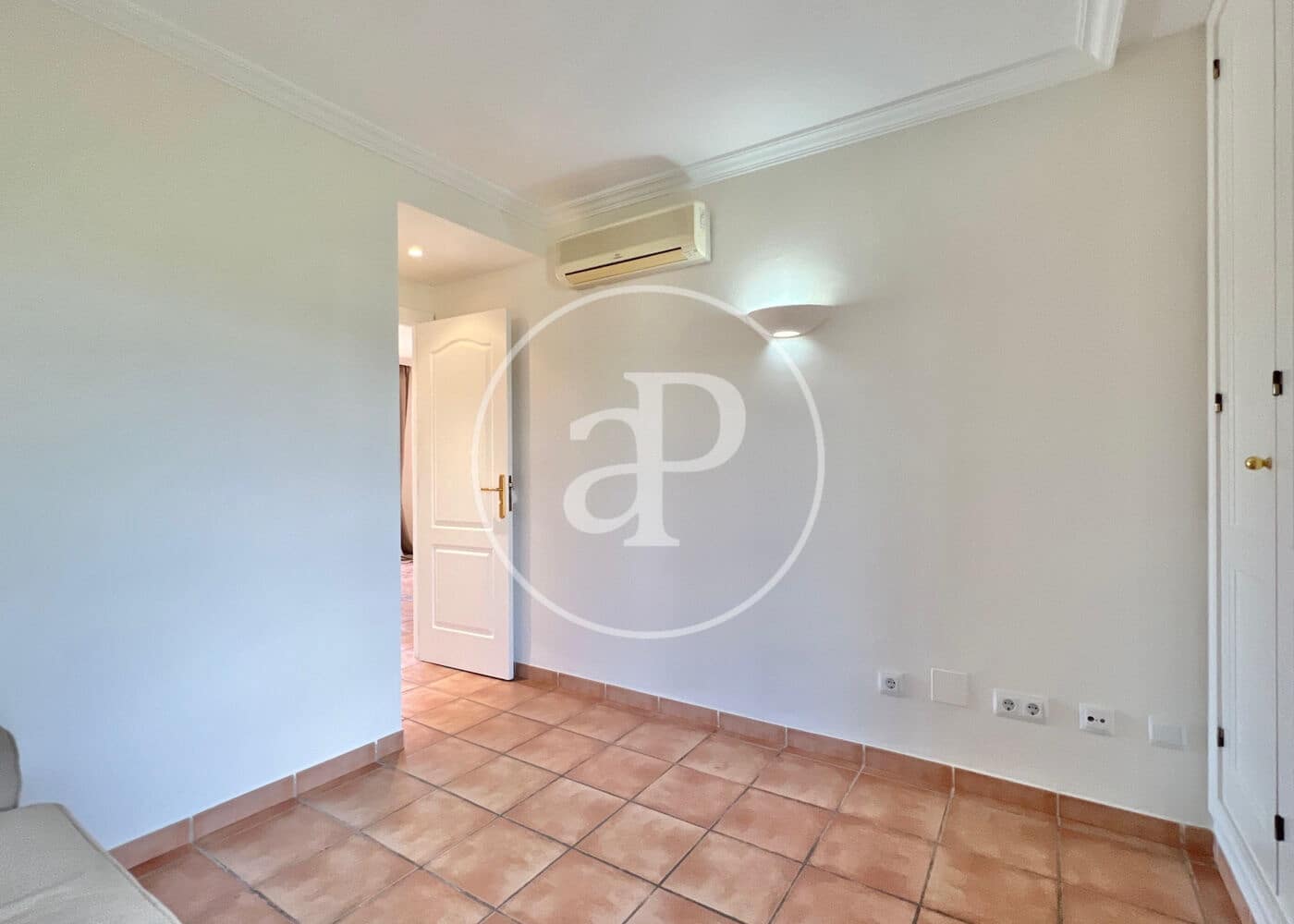 Apartamento de 2 habitaciones en Andratx en alquiler con piscina garaje - 1.900 € (Ref: 9938225)