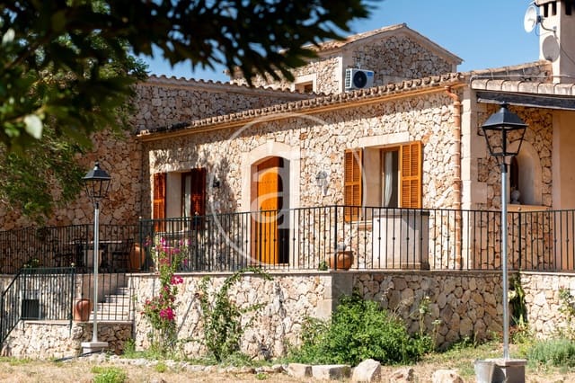 4 bedroom Villa for rent in Sineu with pool - € 5,500 (Ref: 9949825)