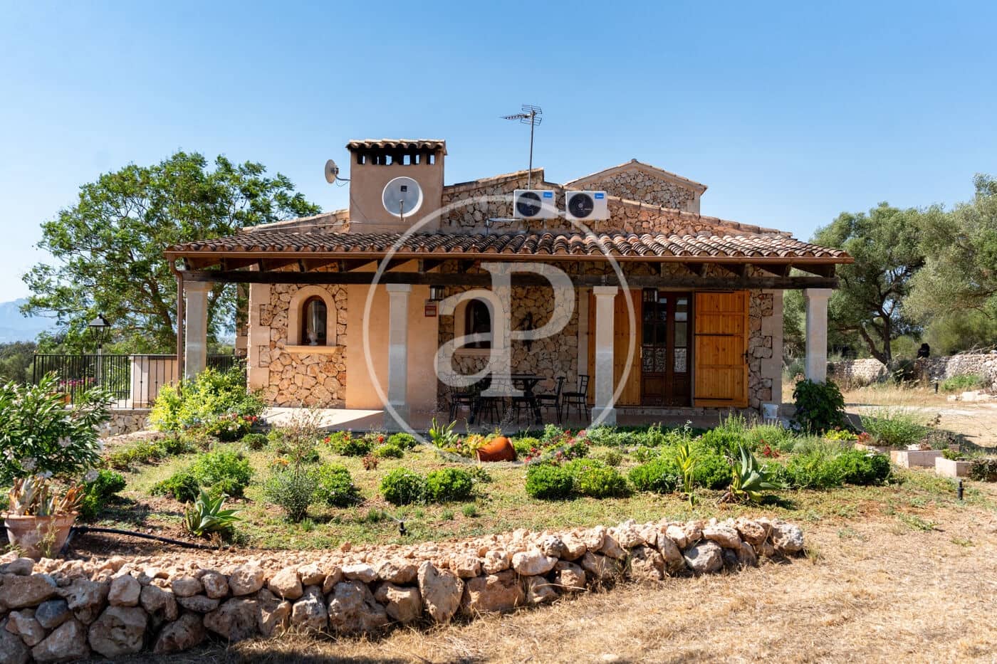 4 bedroom Villa for rent in Sineu with pool - € 5,500 (Ref: 9949825)